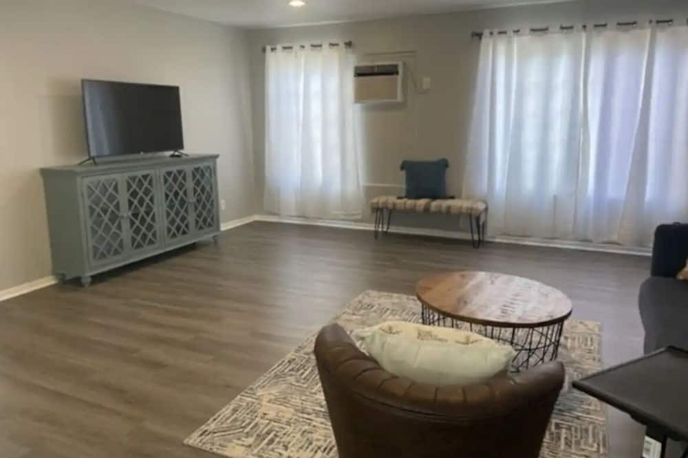 Photo of Livingroom in Pacific Heights