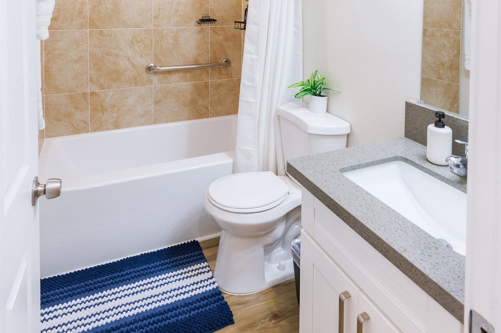 Photo of Bathroom in Kahuku