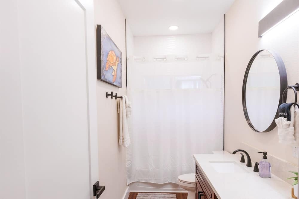 Photo of Bathroom in Windward Coast