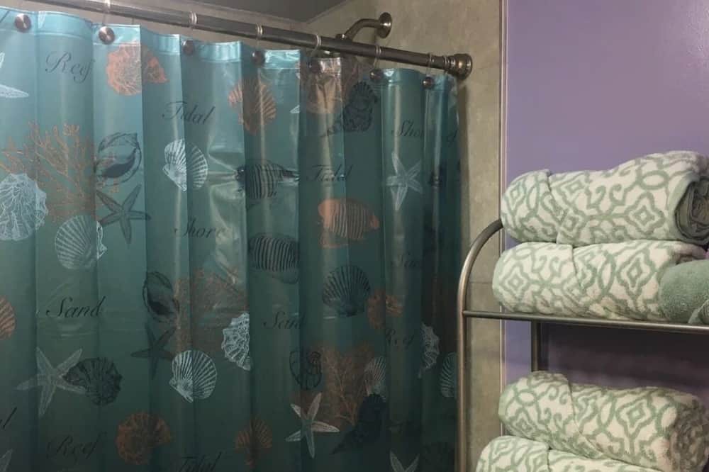 Photo of Bathroom in Makaha