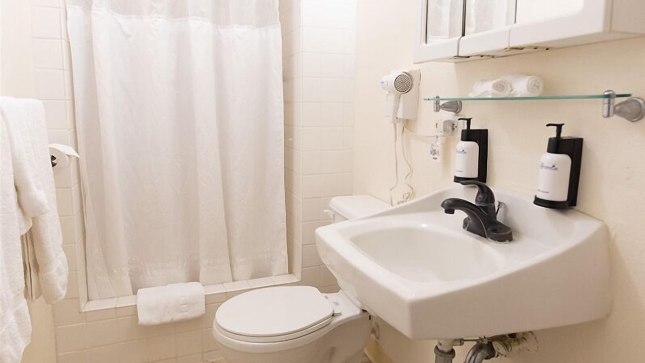 Photo of Bathroom in Western Honolulu