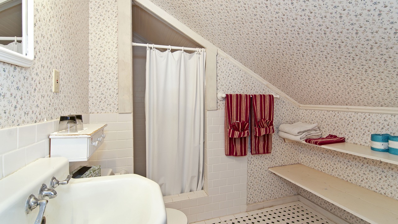 Photo of Bathroom in Manoa