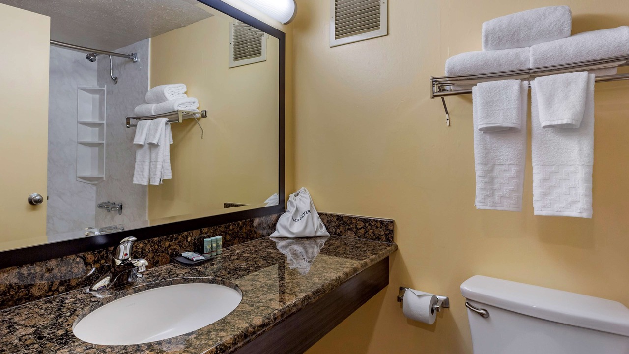 Photo of Bathroom in Western Honolulu