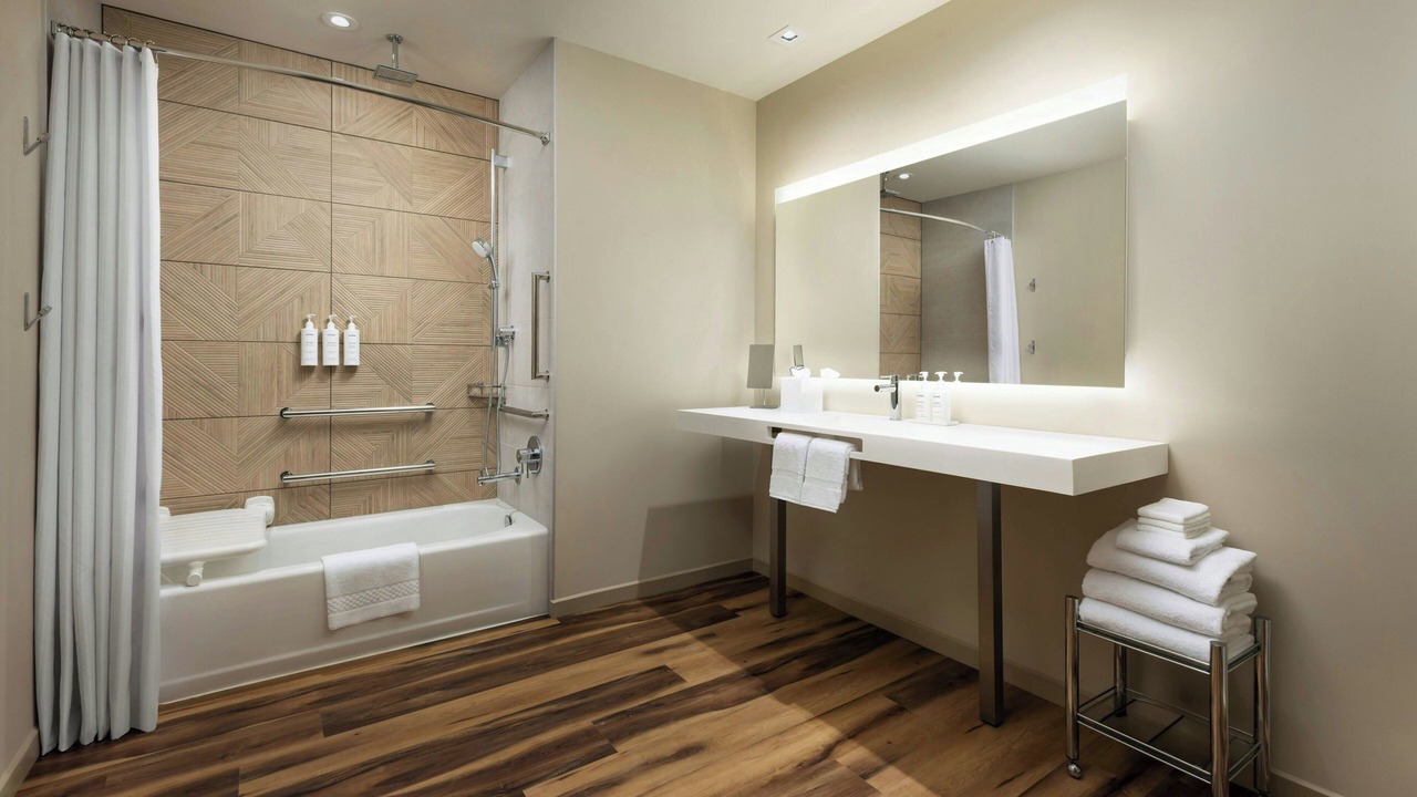 Photo of Bathroom in Downtown Honolulu