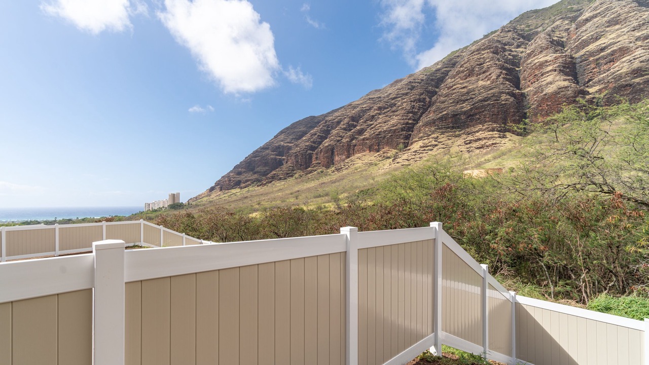 Photo of Outdoor in Makaha Valley