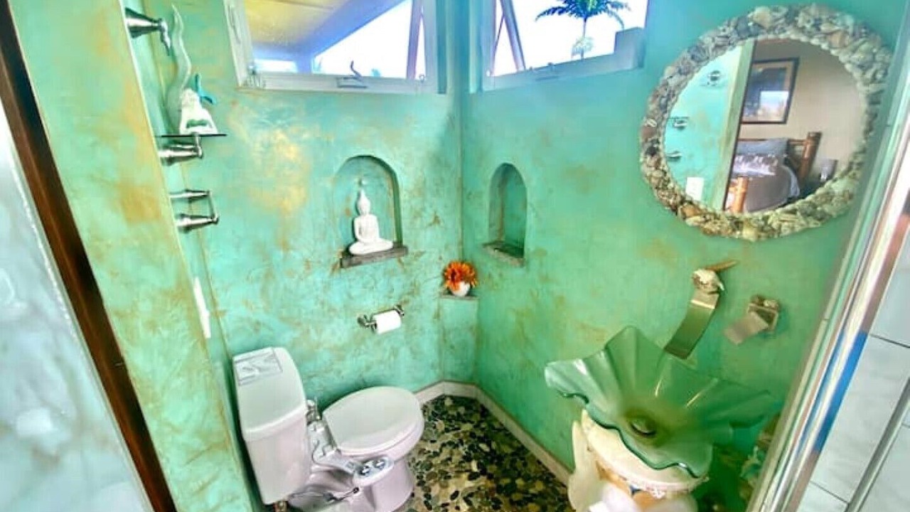 Photo of Bathroom in Haiku
