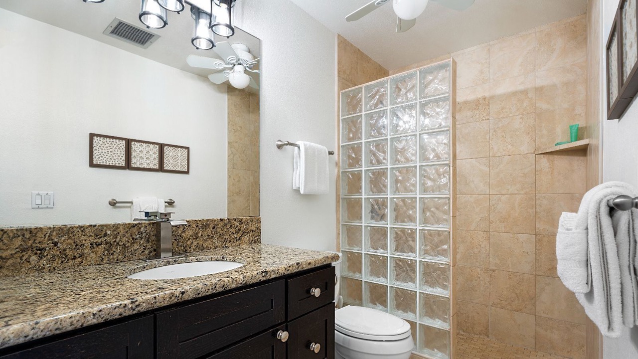 Photo of Bathroom in Keauhou