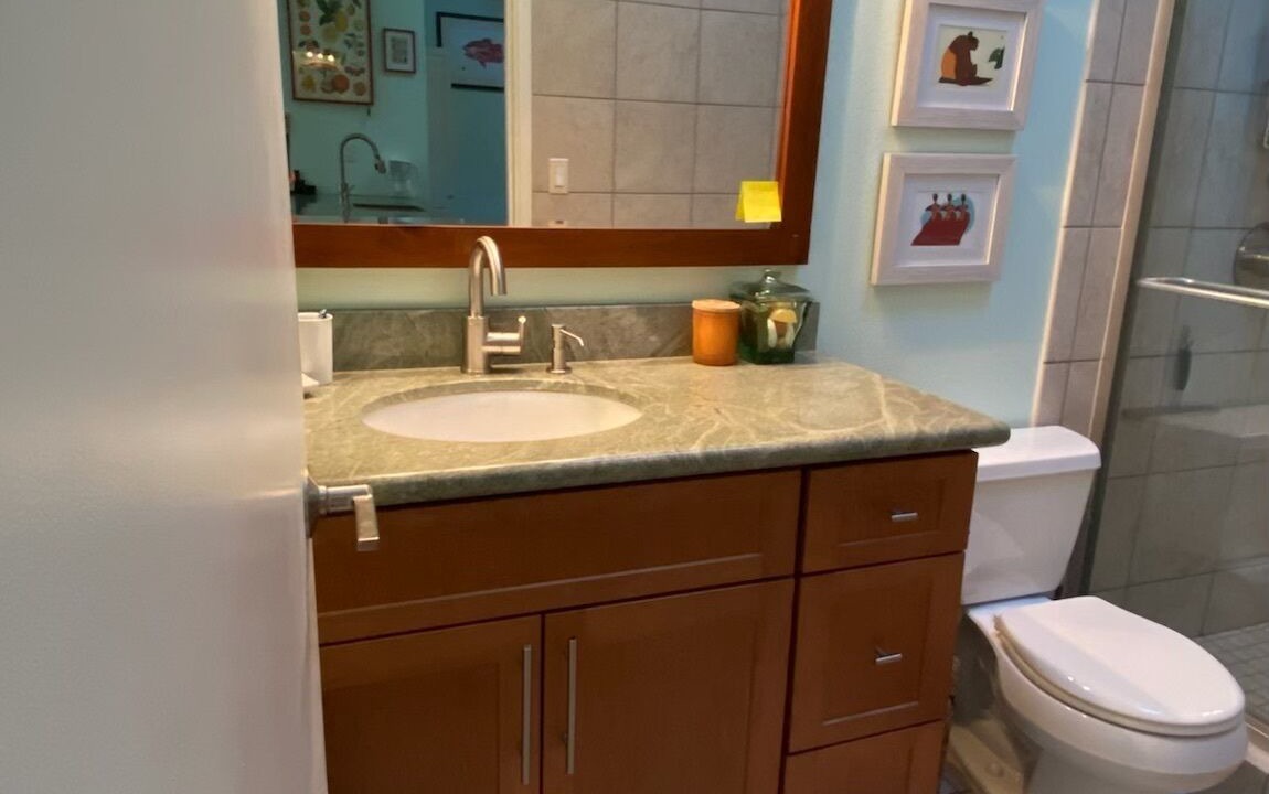 Photo of Bathroom in Maunaloa