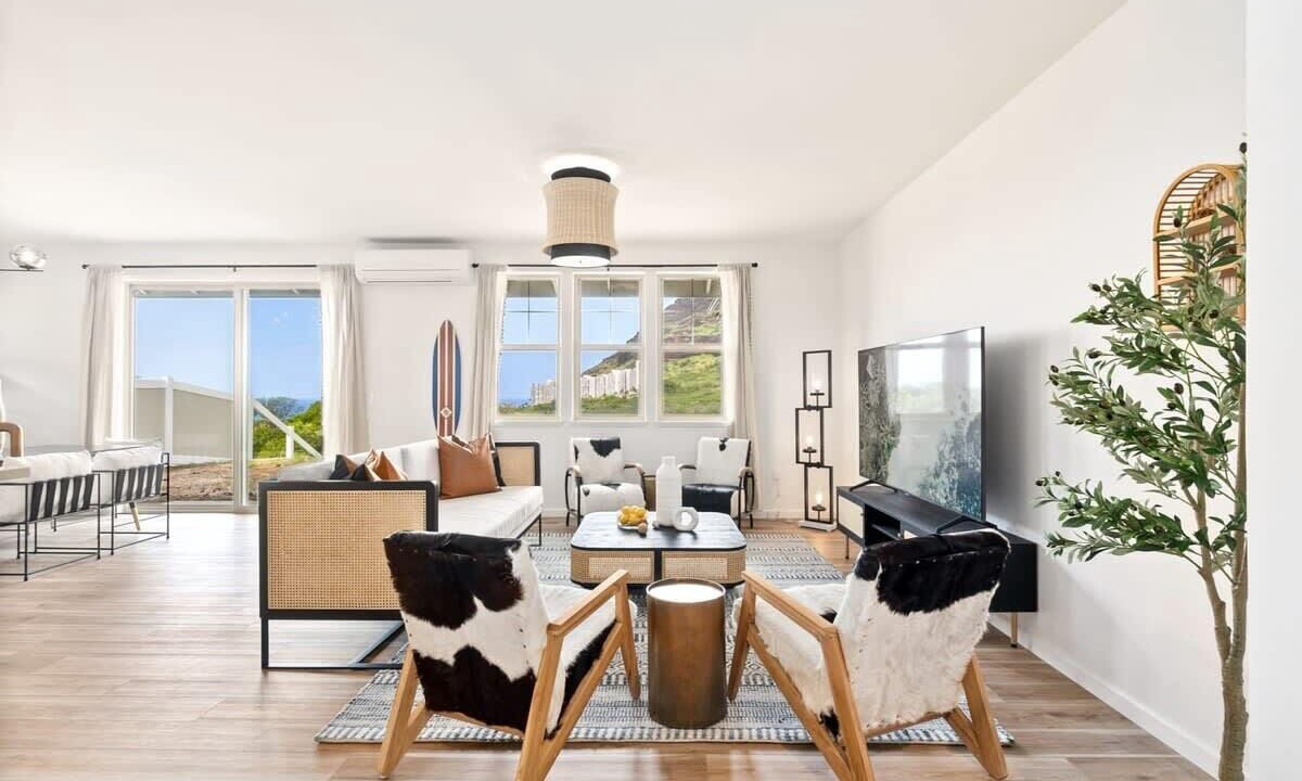 Photo of Livingroom in Makaha Valley