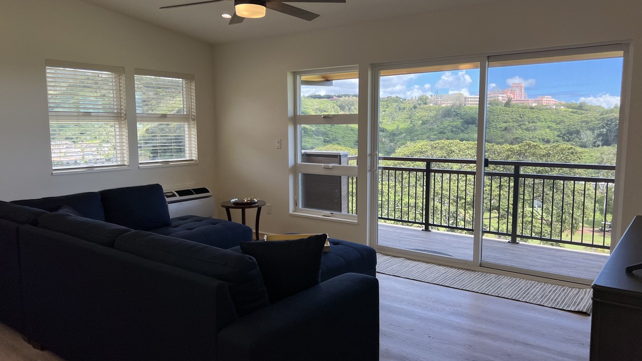 Photo of Livingroom in Moanalua