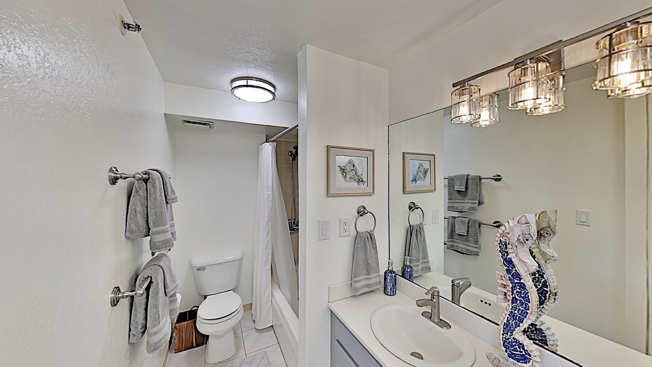 Photo of Bathroom in McCully - Moiliili