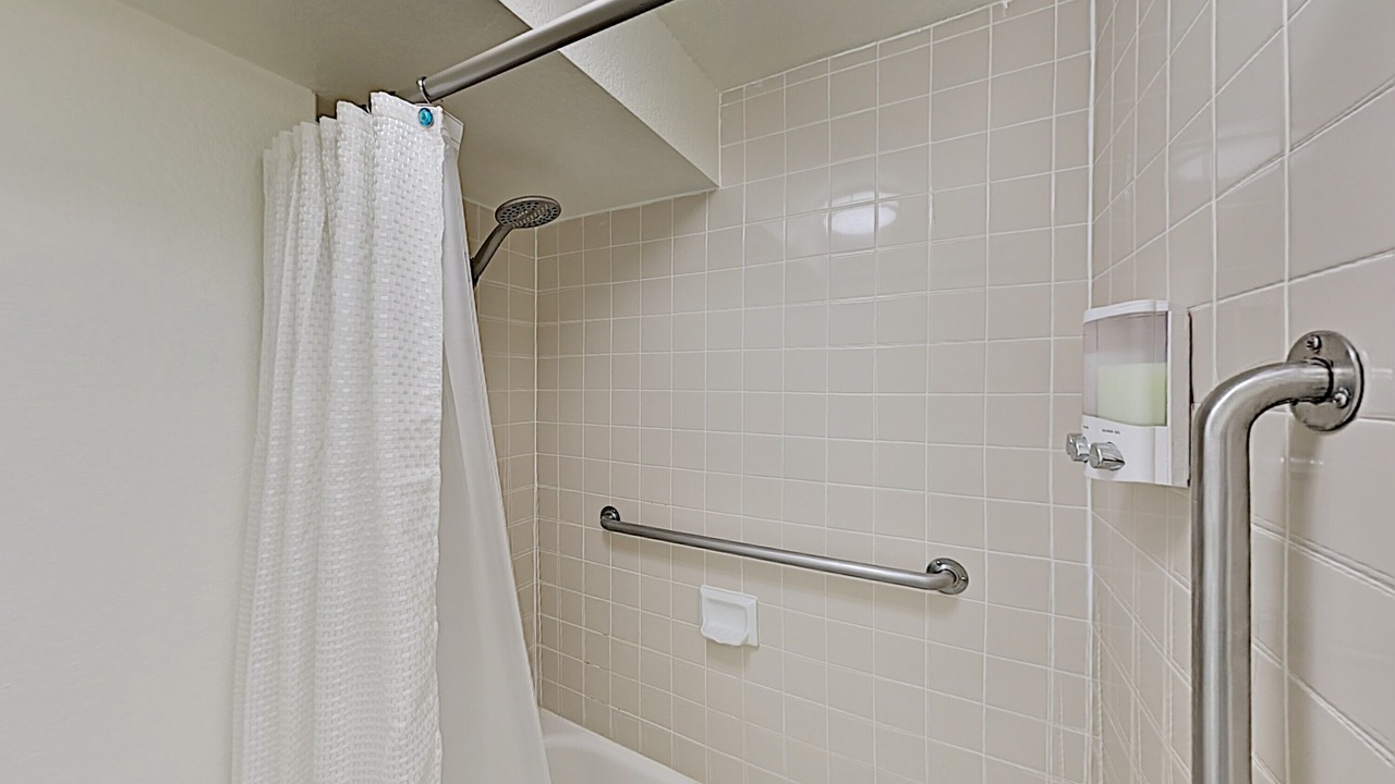 Photo of Bathroom in McCully - Moiliili