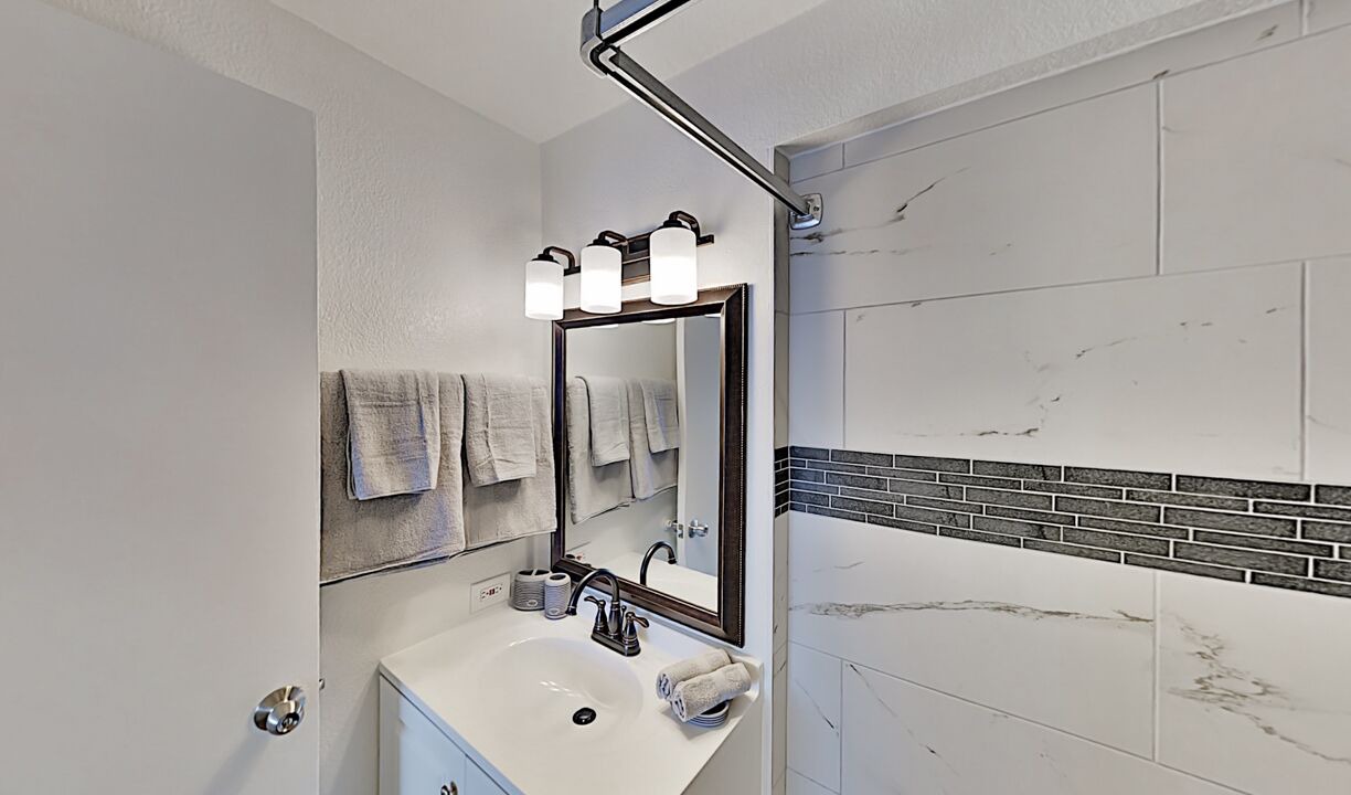 Photo of Bathroom in McCully - Moiliili