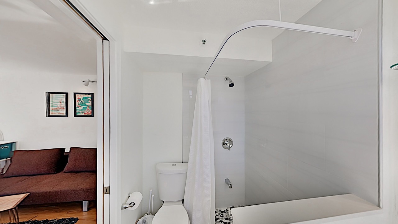 Photo of Bathroom in McCully - Moiliili