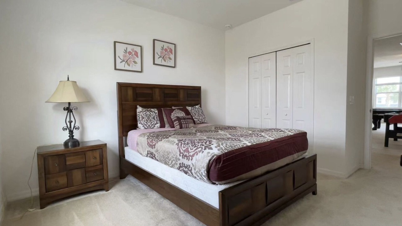 Photo of Bedroom in Bay Lake