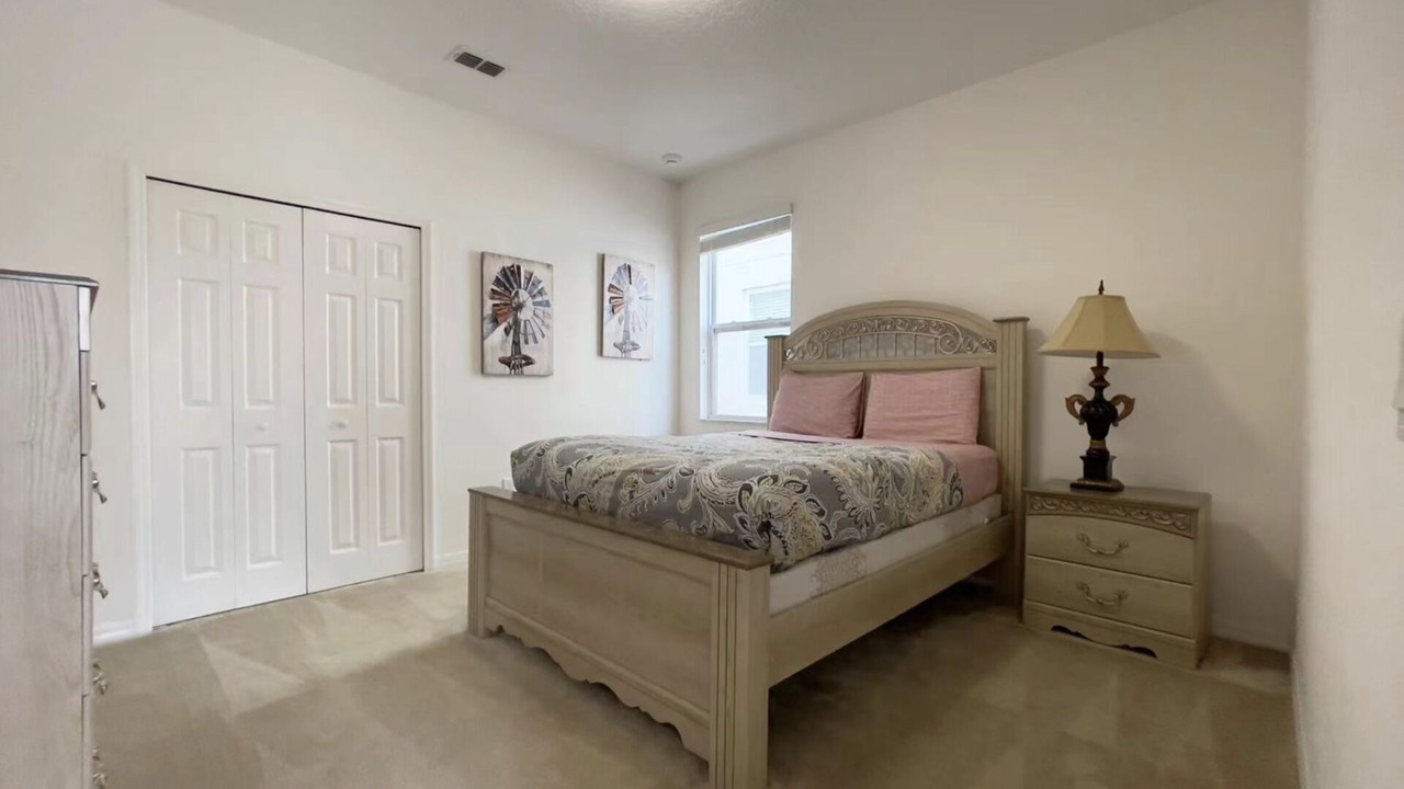 Photo of Bedroom in Bay Lake