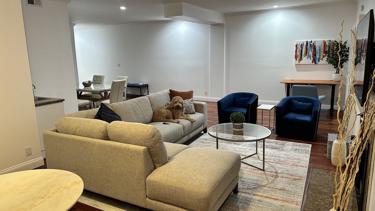 Photo of Livingroom in Pico - Robertson