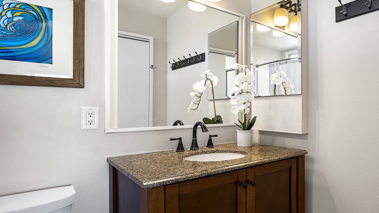 Photo of Bathroom in Kealakekua