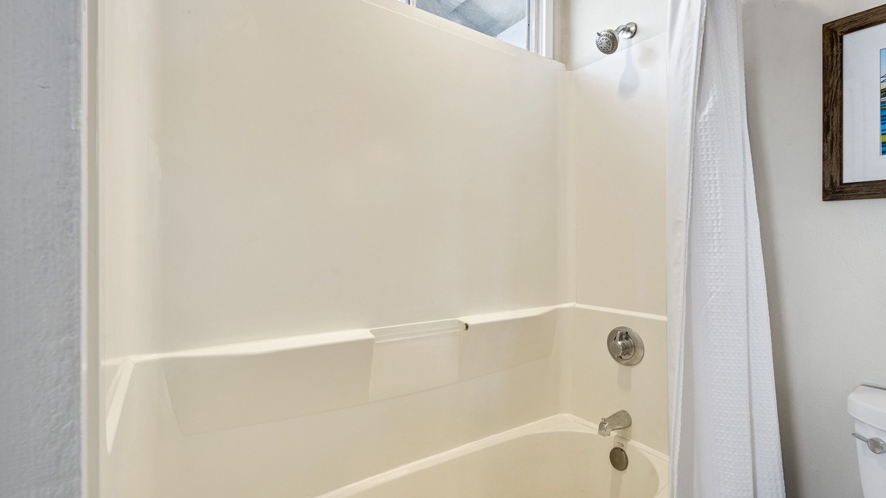Photo of Bathroom in Kealakekua