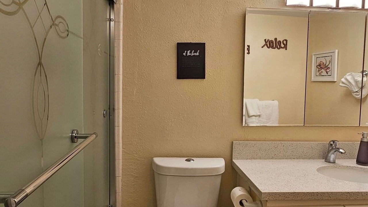 Photo of Bathroom in Maalaea