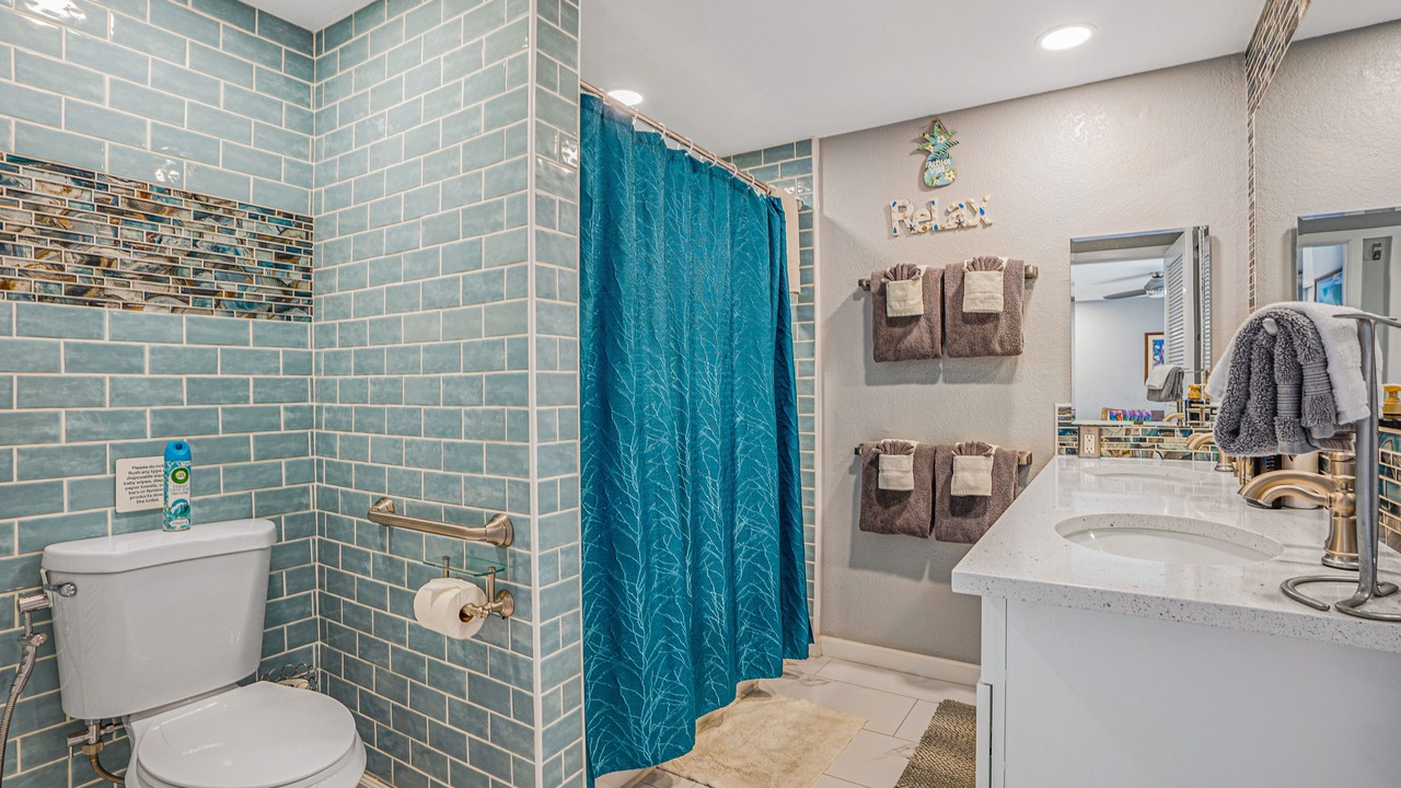 Photo of Bathroom in Poipu