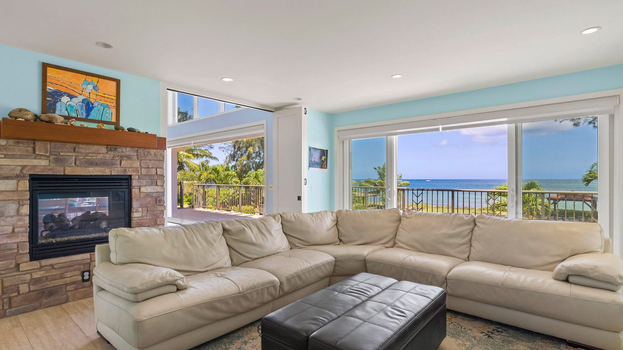Photo of Livingroom in Waialua