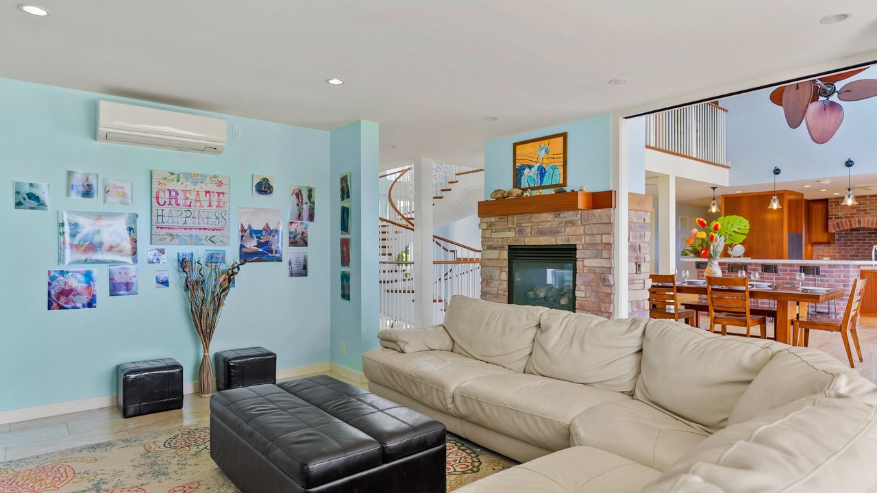 Photo of Livingroom in Waialua