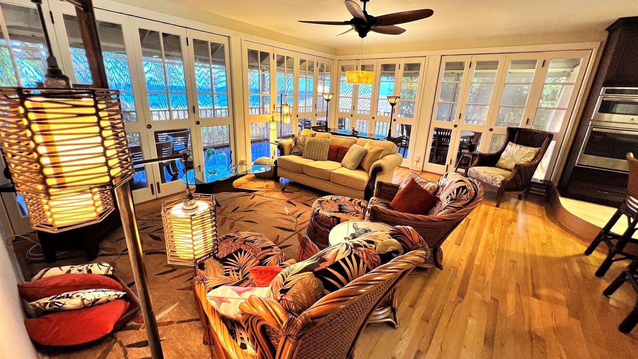 Photo of Livingroom in Maunaloa