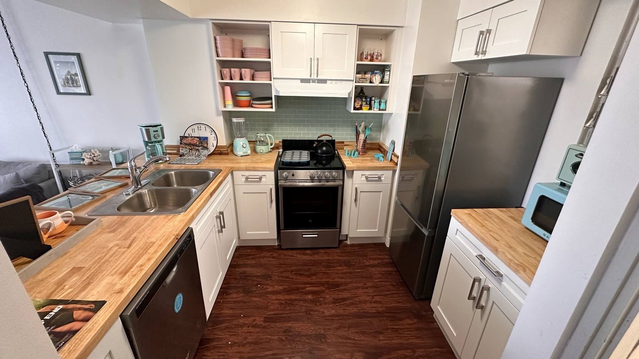 Photo of Kitchen in Makaha Valley