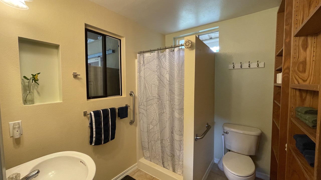 Photo of Bathroom in Kapaau