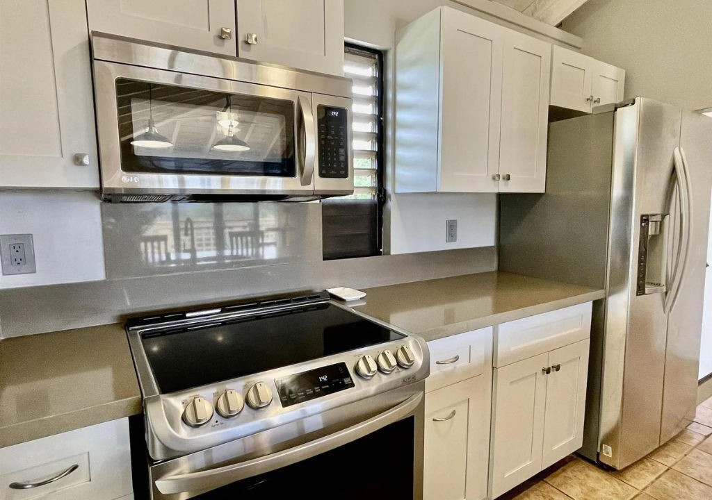 Photo of Kitchen in Maunaloa