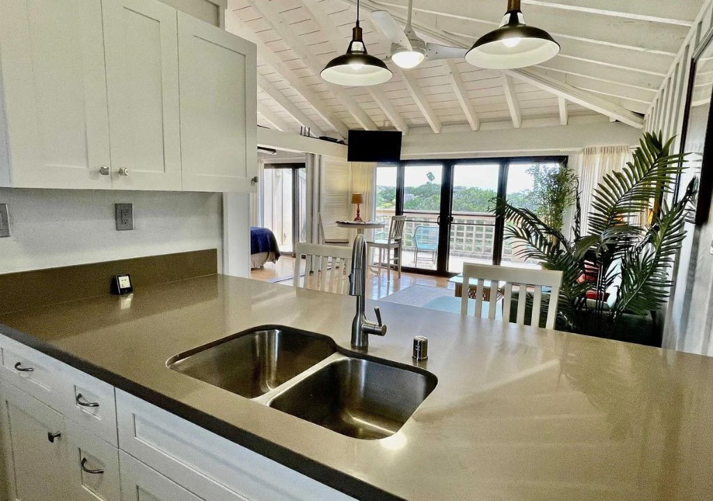 Photo of Kitchen in Maunaloa