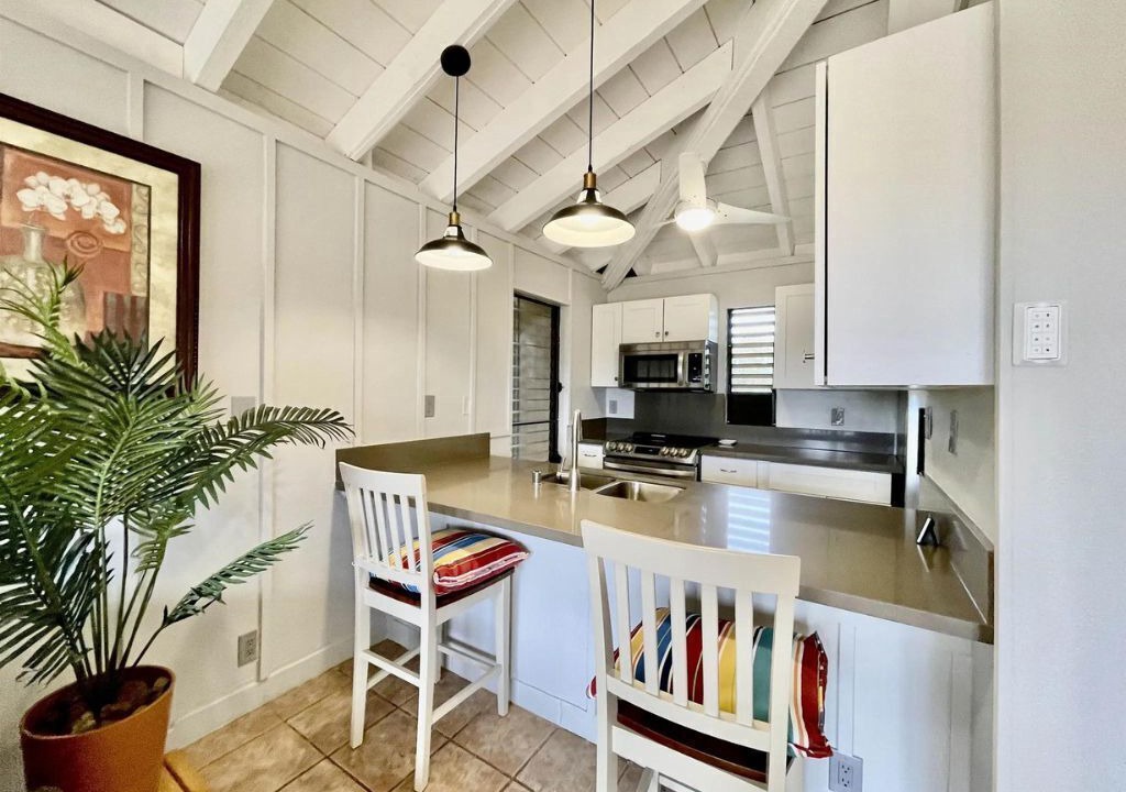 Photo of Kitchen in Maunaloa