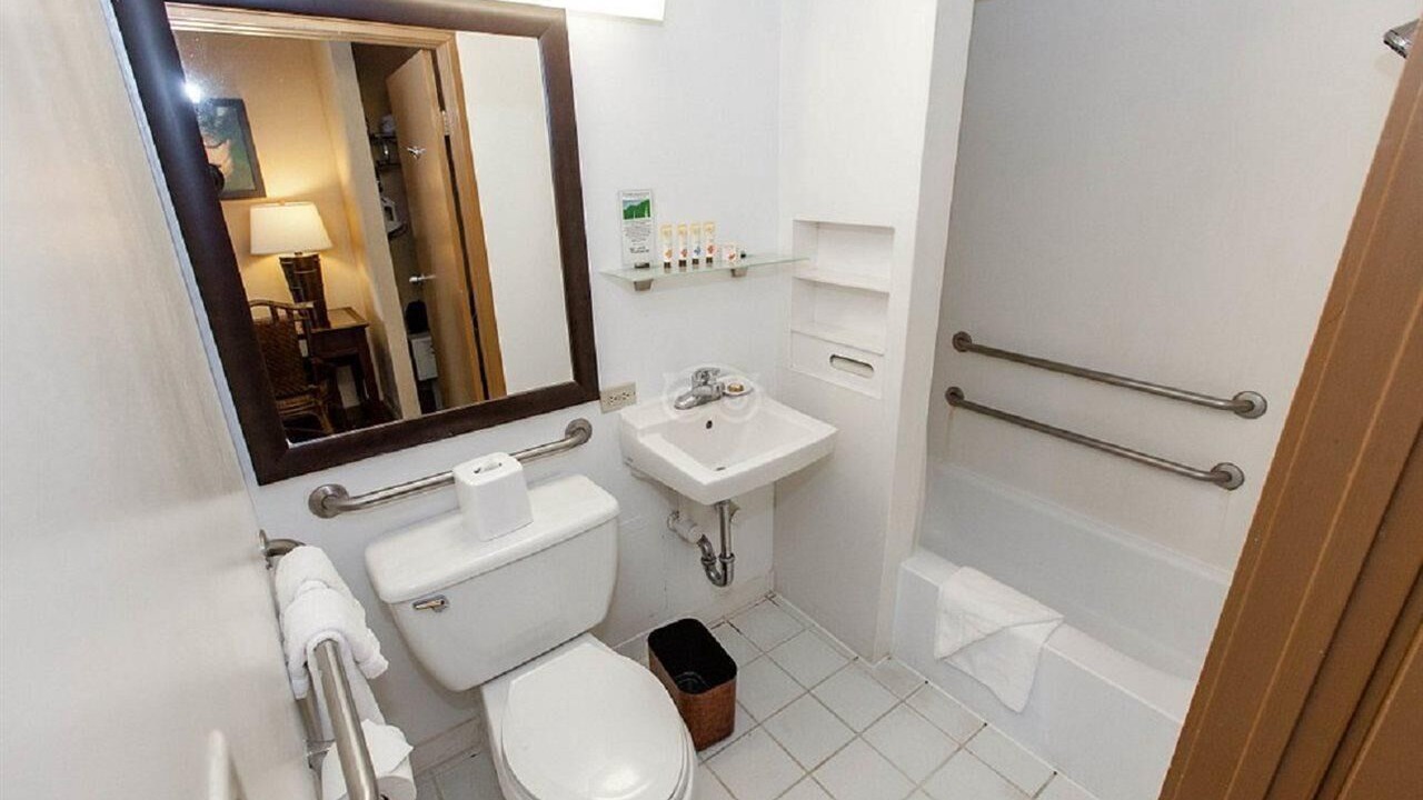 Photo of Bathroom in Waikiki