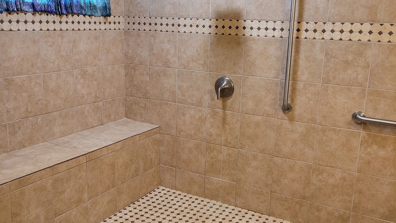 Photo of Bathroom in Papaikou