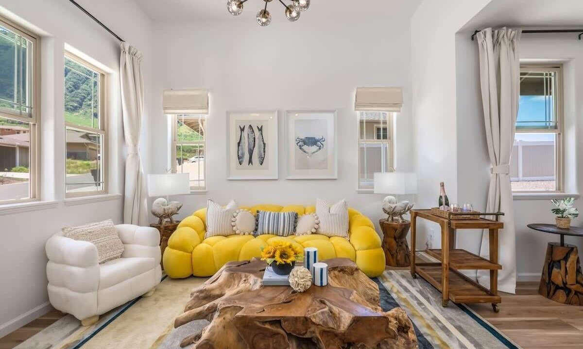 Photo of Livingroom in Makaha Valley