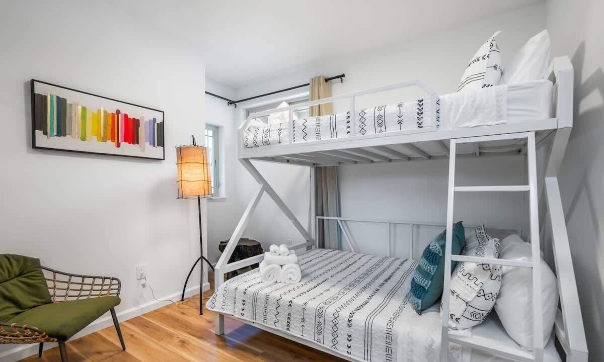 Photo of Bedroom in Makaha Valley