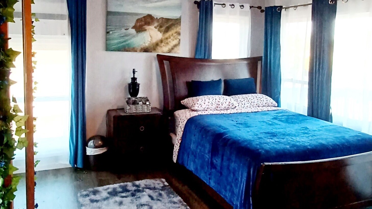 Photo of Bedroom in Waialua