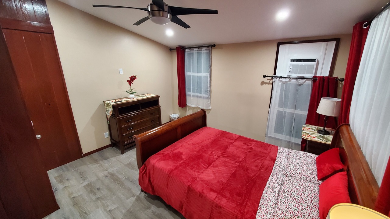 Photo of Bedroom in Waialua