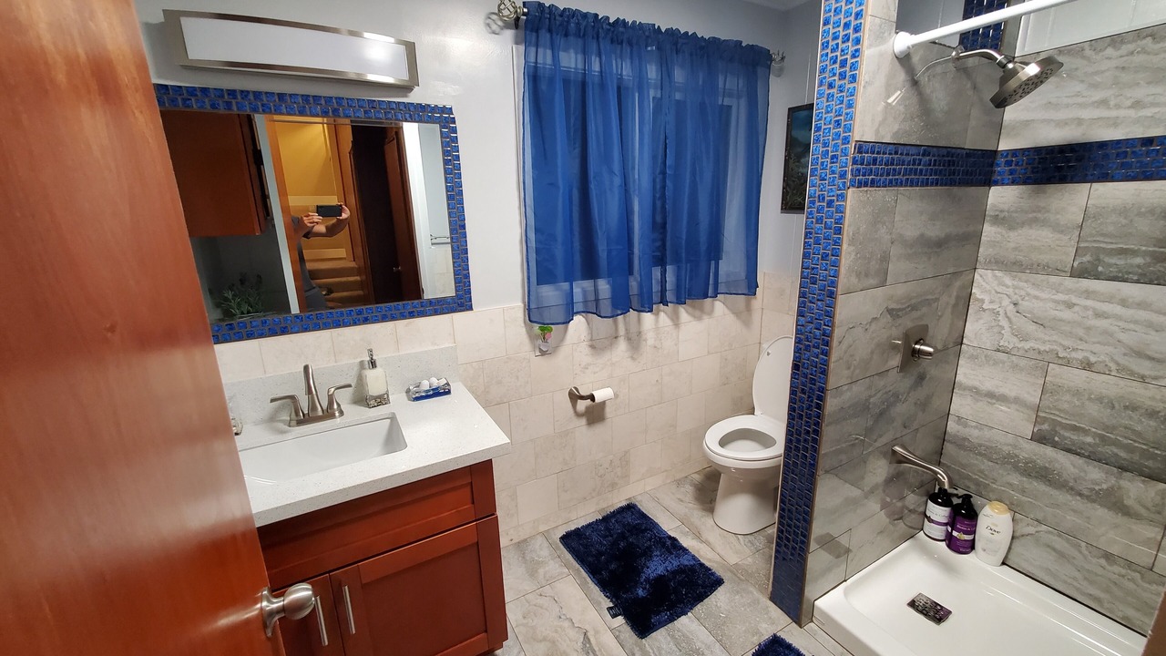 Photo of Bathroom in Waialua