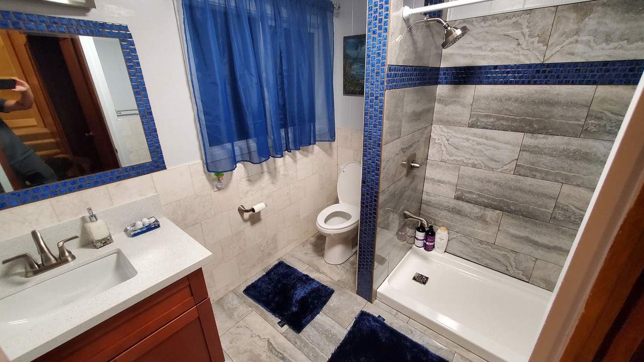 Photo of Bathroom in Waialua