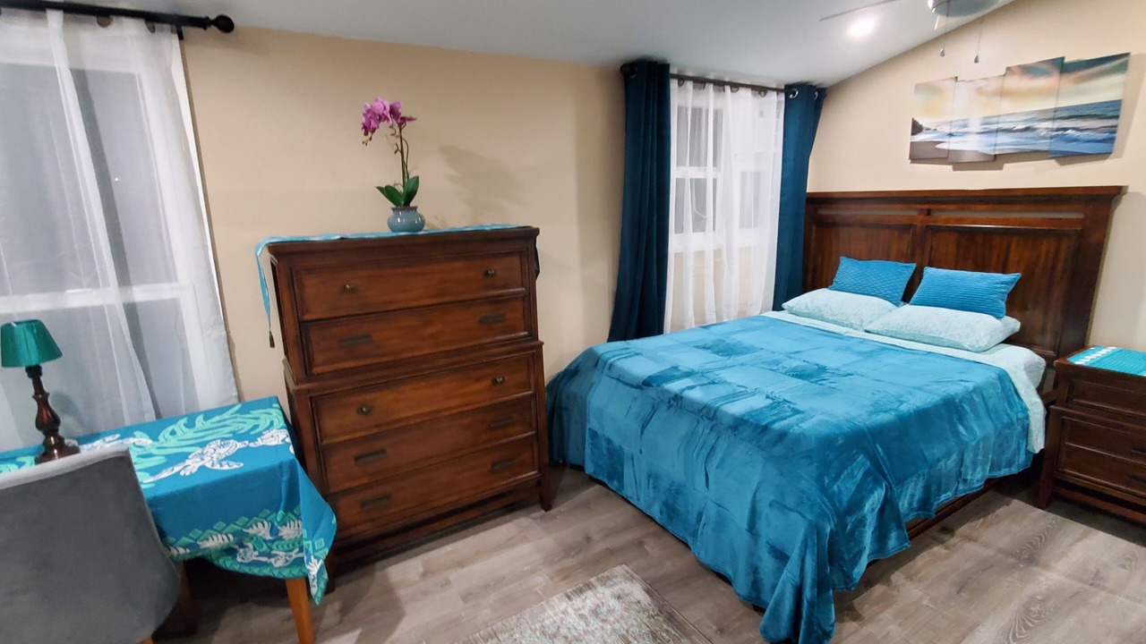 Photo of Bedroom in Waialua