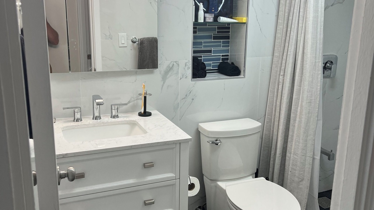 Photo of Bathroom in McCully - Moiliili