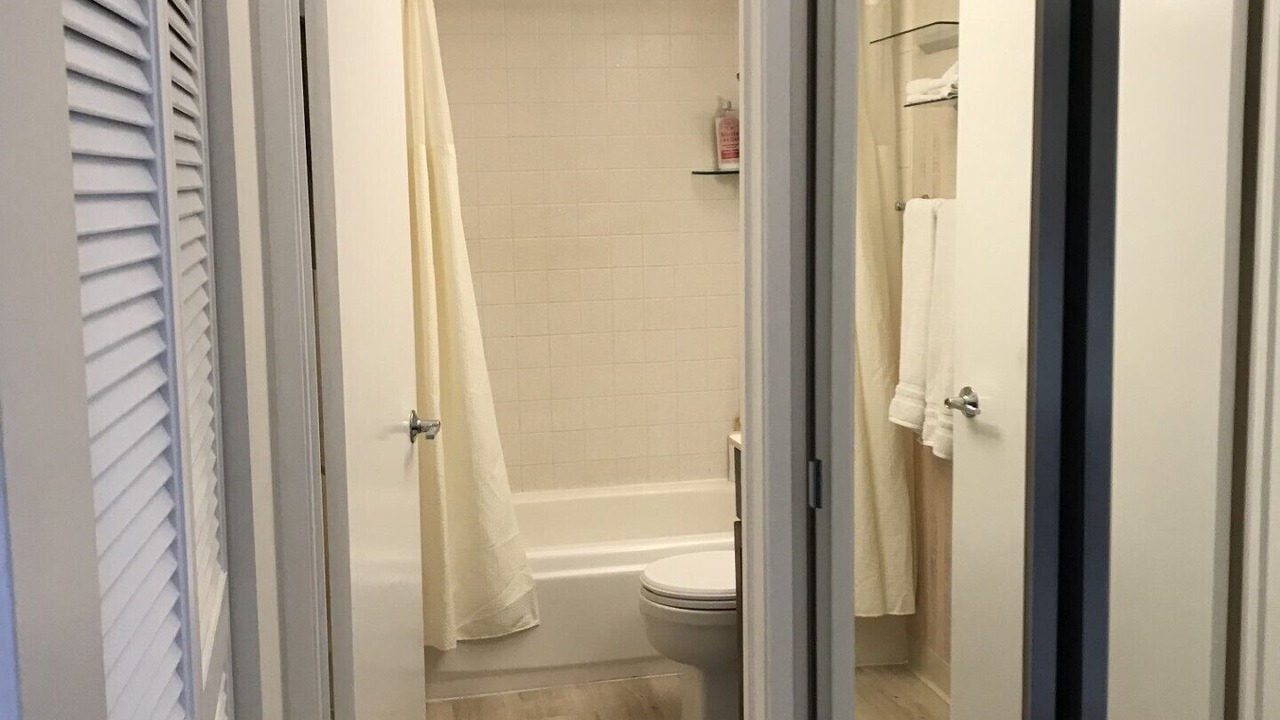 Photo of Bathroom in Waikiki
