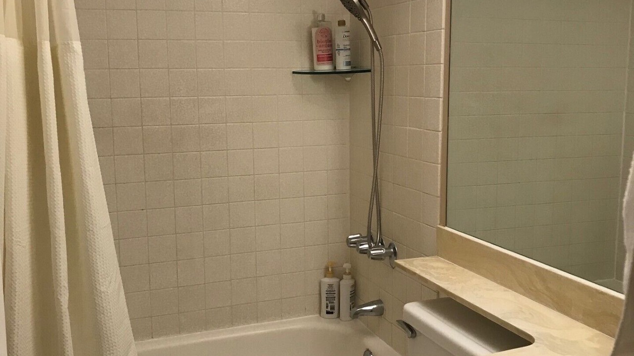 Photo of Bathroom in Waikiki