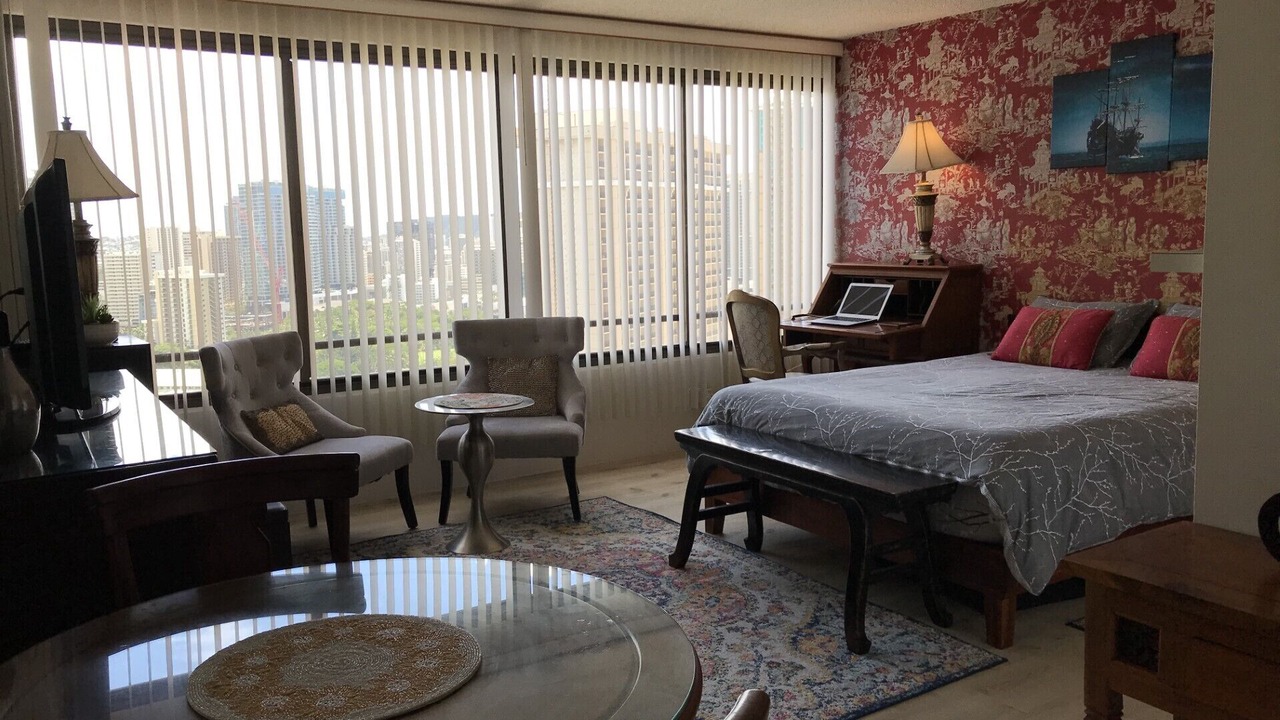 Photo of Bedroom in Waikiki
