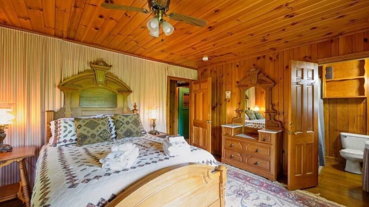 Photo of Bedroom in Wears Valley