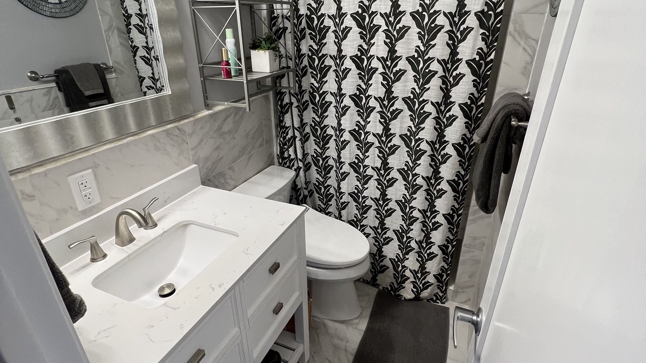 Photo of Bathroom in Historic Kailua Village