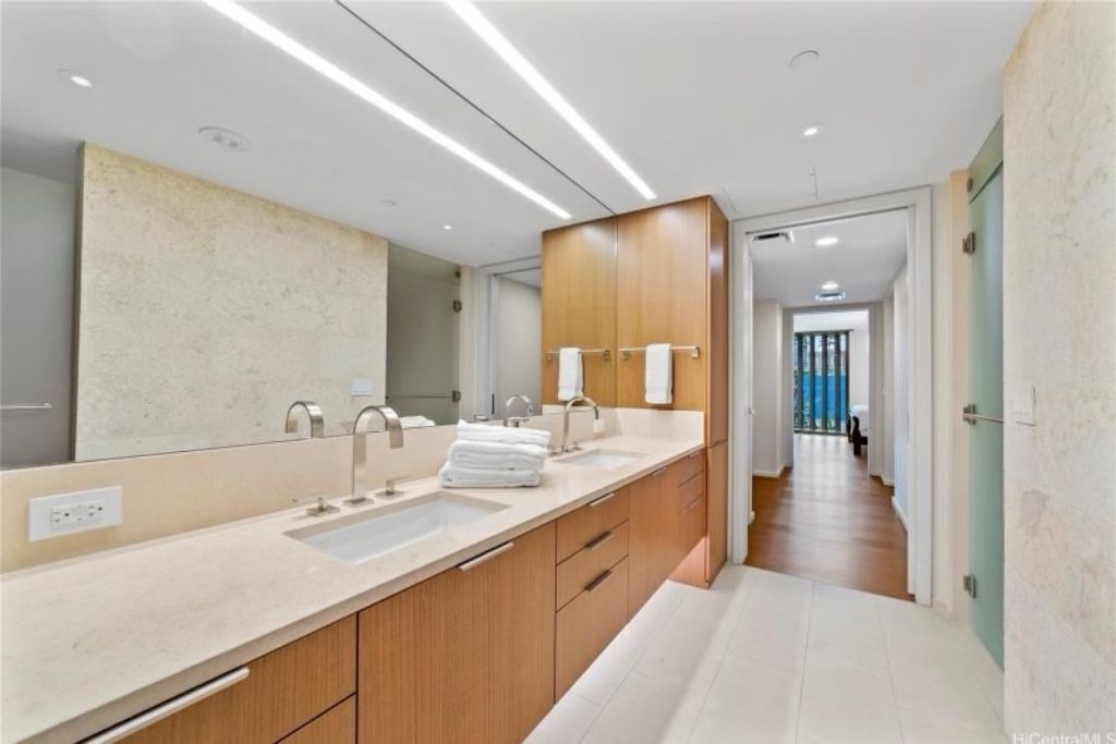 Photo of Bathroom in Ala Moana