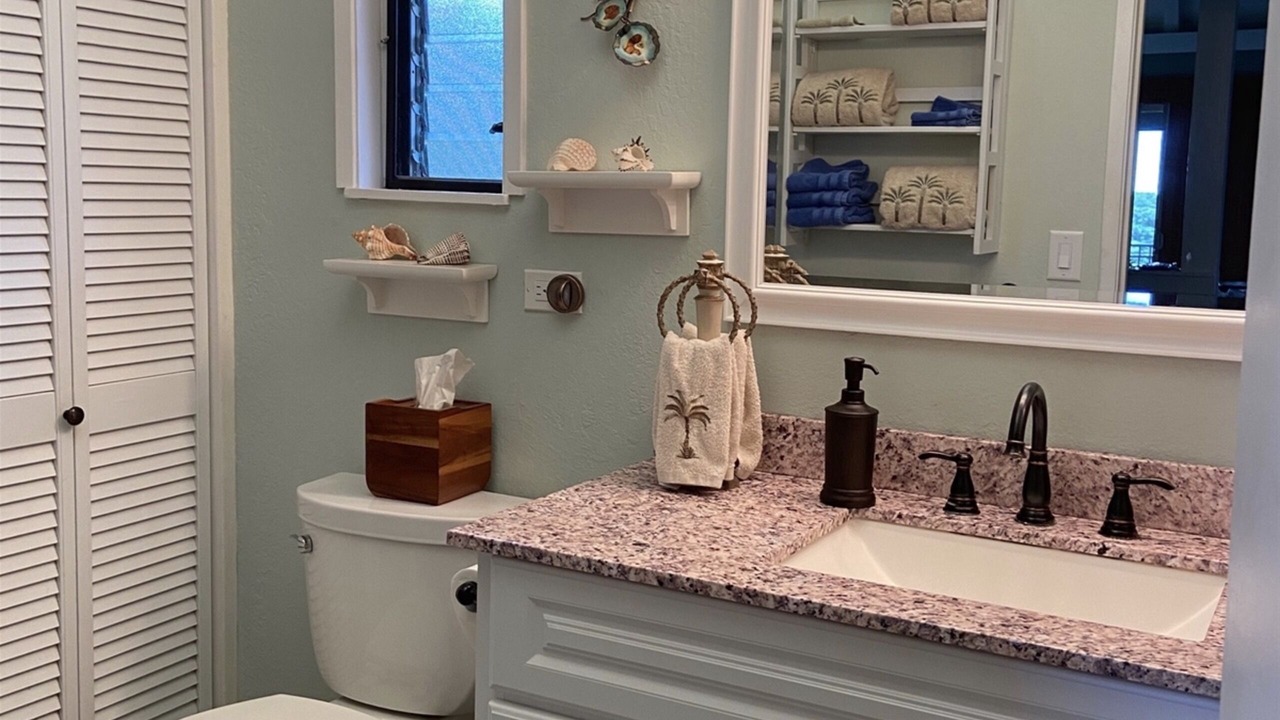 Photo of Bathroom in Punaluu